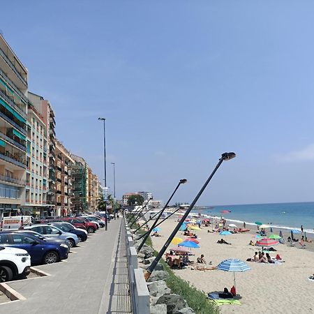 Апартаменты Casa Di Noemi - Seafront With Parking Савона Экстерьер фото