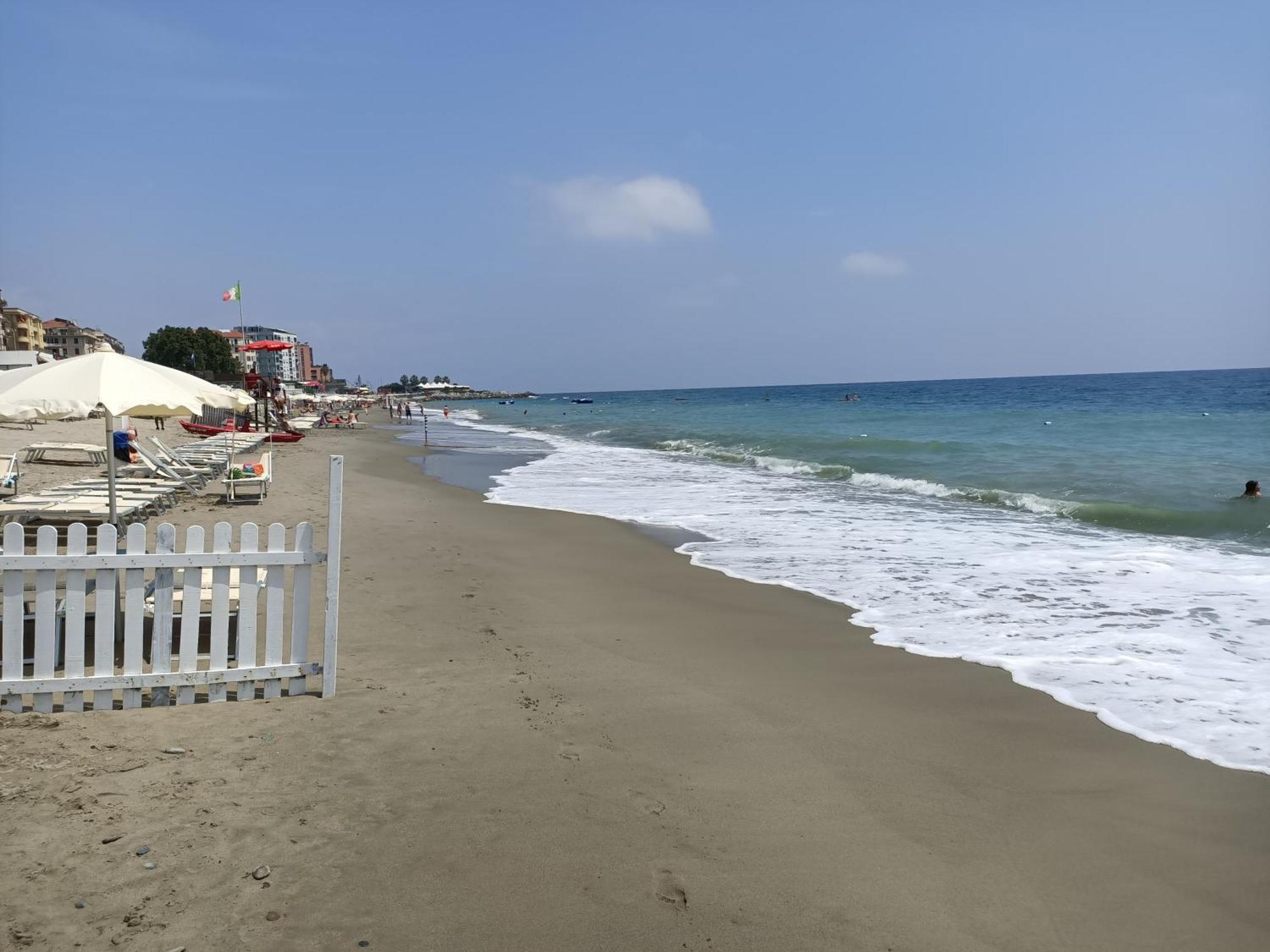 Апартаменты Casa Di Noemi - Seafront With Parking Савона Экстерьер фото